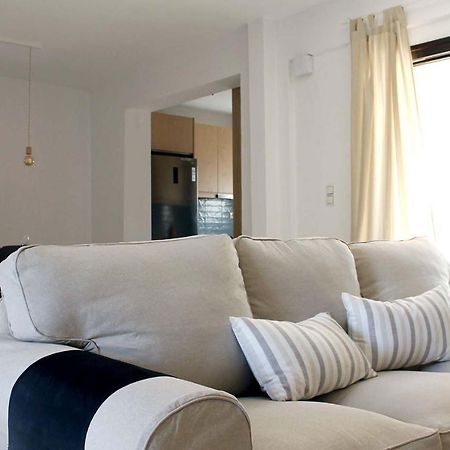 4 Bedroom Villa With Pool And Garden Néa Fókaia エクステリア 写真