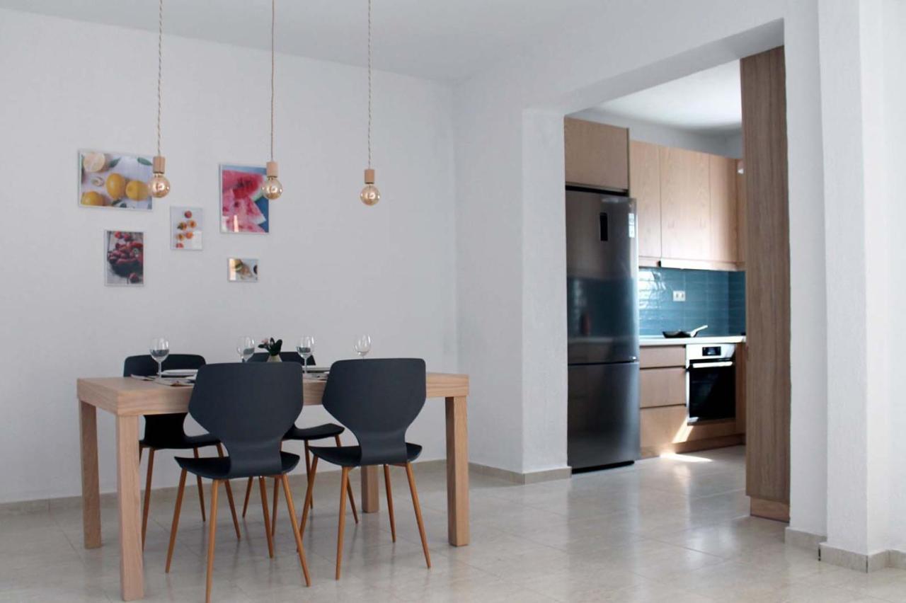 4 Bedroom Villa With Pool And Garden Néa Fókaia エクステリア 写真