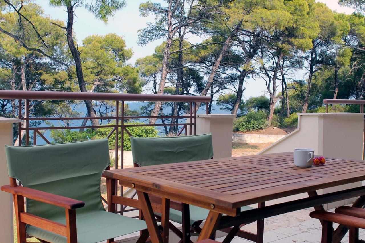 4 Bedroom Villa With Pool And Garden Néa Fókaia エクステリア 写真