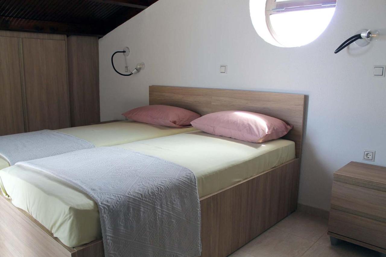 4 Bedroom Villa With Pool And Garden Néa Fókaia エクステリア 写真