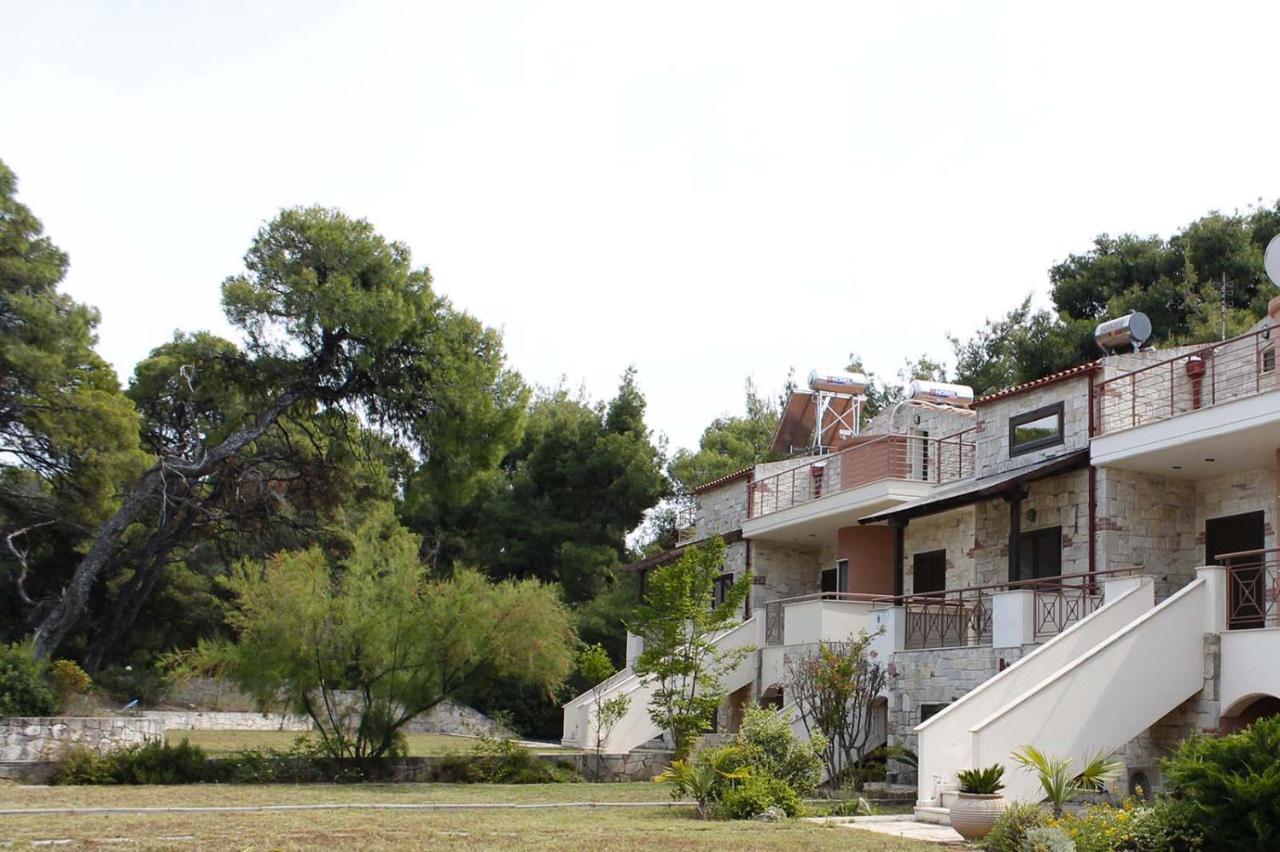 4 Bedroom Villa With Pool And Garden Néa Fókaia エクステリア 写真