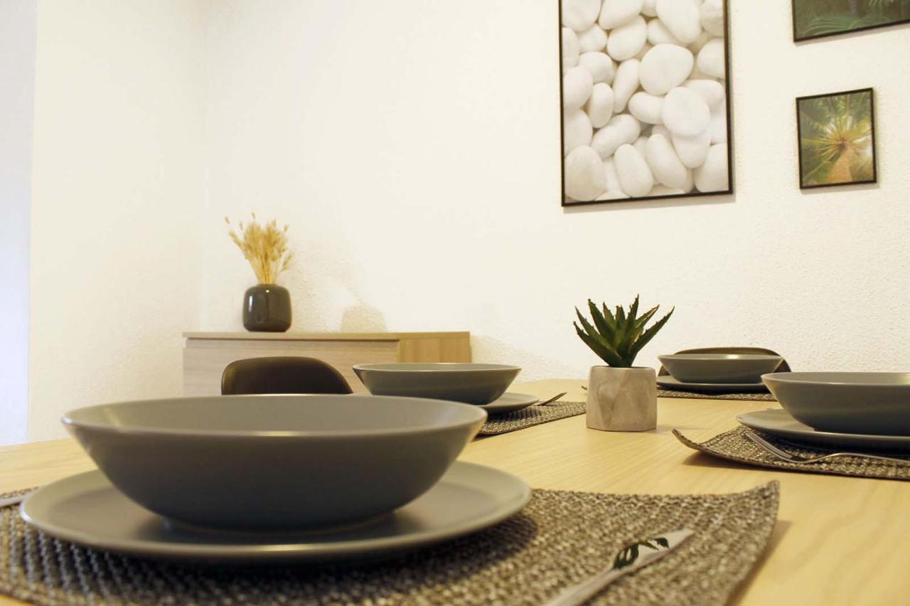 4 Bedroom Villa With Pool And Garden Néa Fókaia エクステリア 写真
