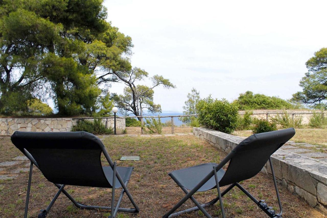 4 Bedroom Villa With Pool And Garden Néa Fókaia エクステリア 写真