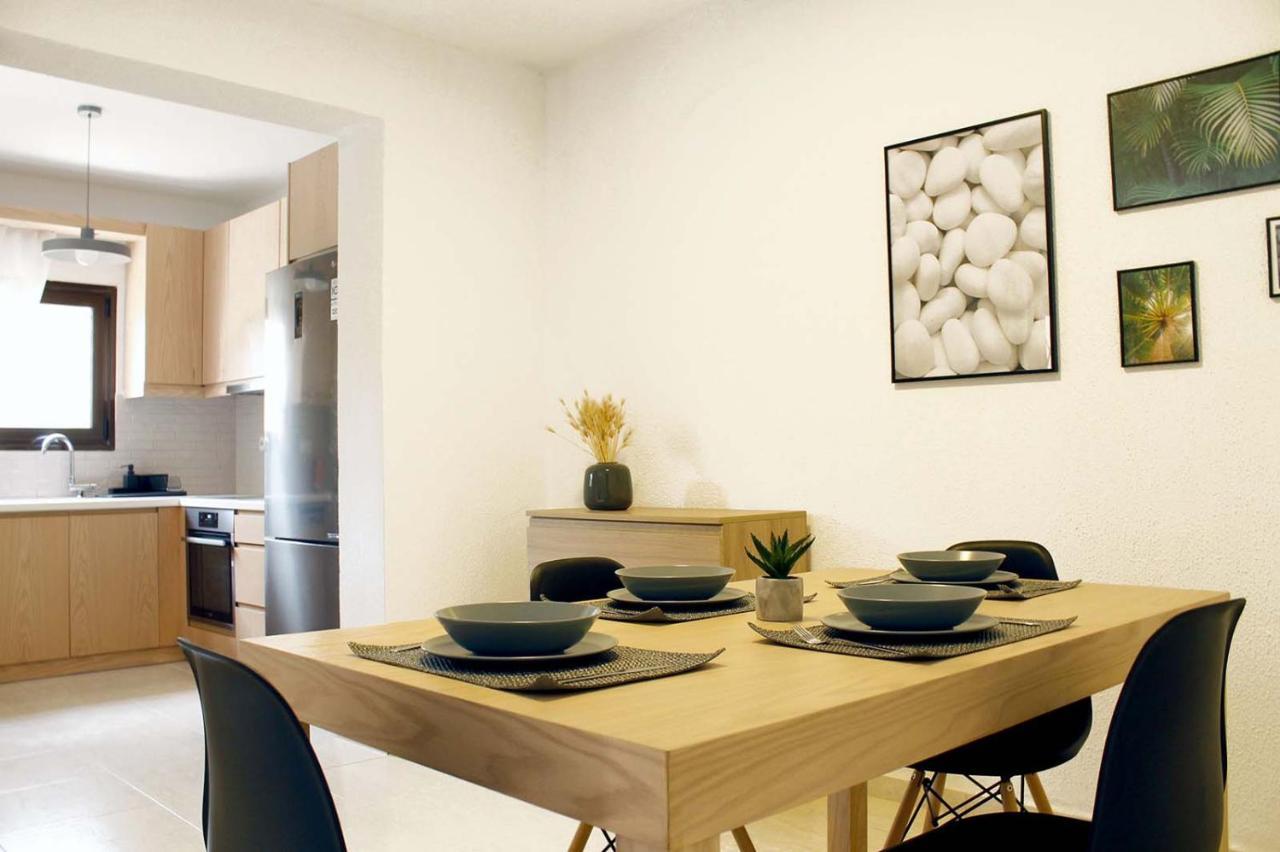 4 Bedroom Villa With Pool And Garden Néa Fókaia エクステリア 写真