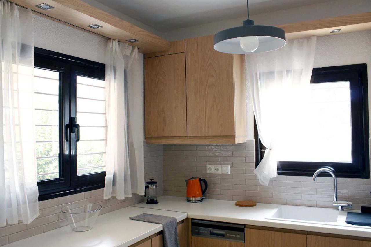 4 Bedroom Villa With Pool And Garden Néa Fókaia エクステリア 写真
