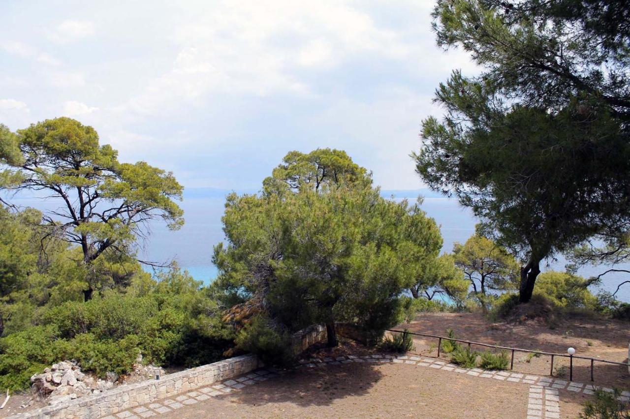 4 Bedroom Villa With Pool And Garden Néa Fókaia エクステリア 写真